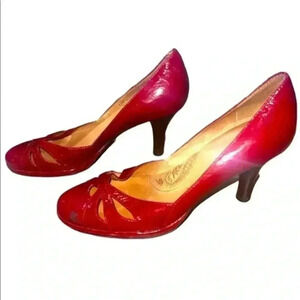 SOFFT LEATHER HEELS IN RED!!